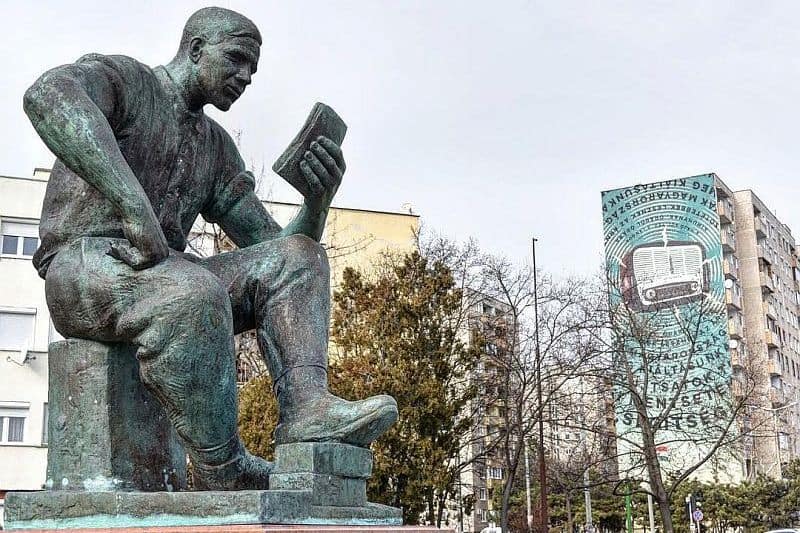 The Reading Worker statue Budapest