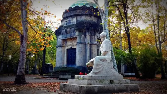 Fiumei street cemetery