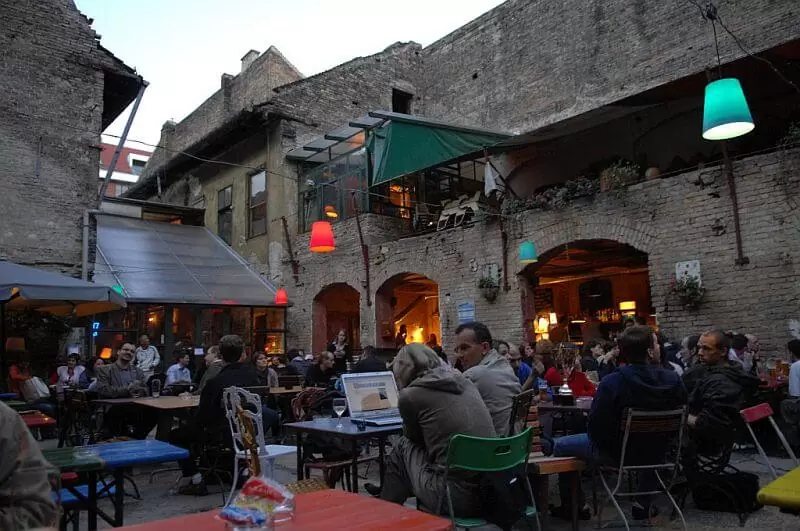 Szimpla Kert ruin bar