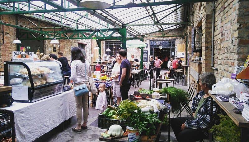 Farmer's market in Élesztő ruin bar