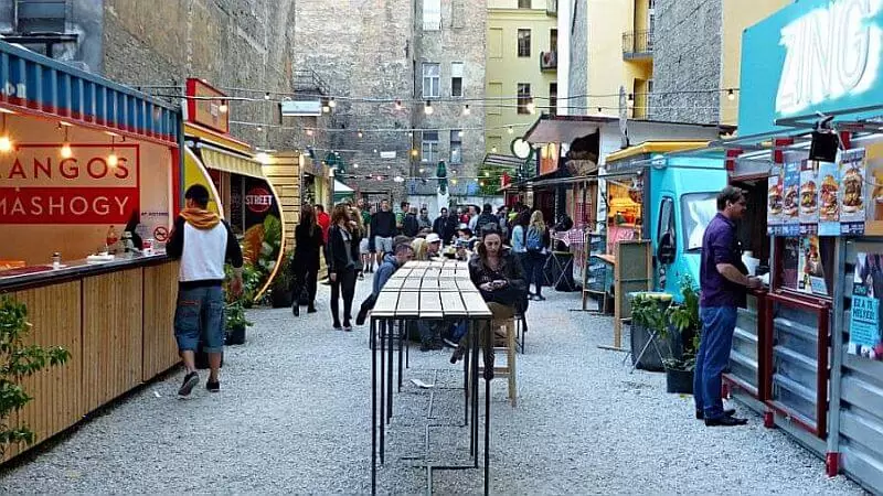 Street food courtyard in the Jewish Quarther