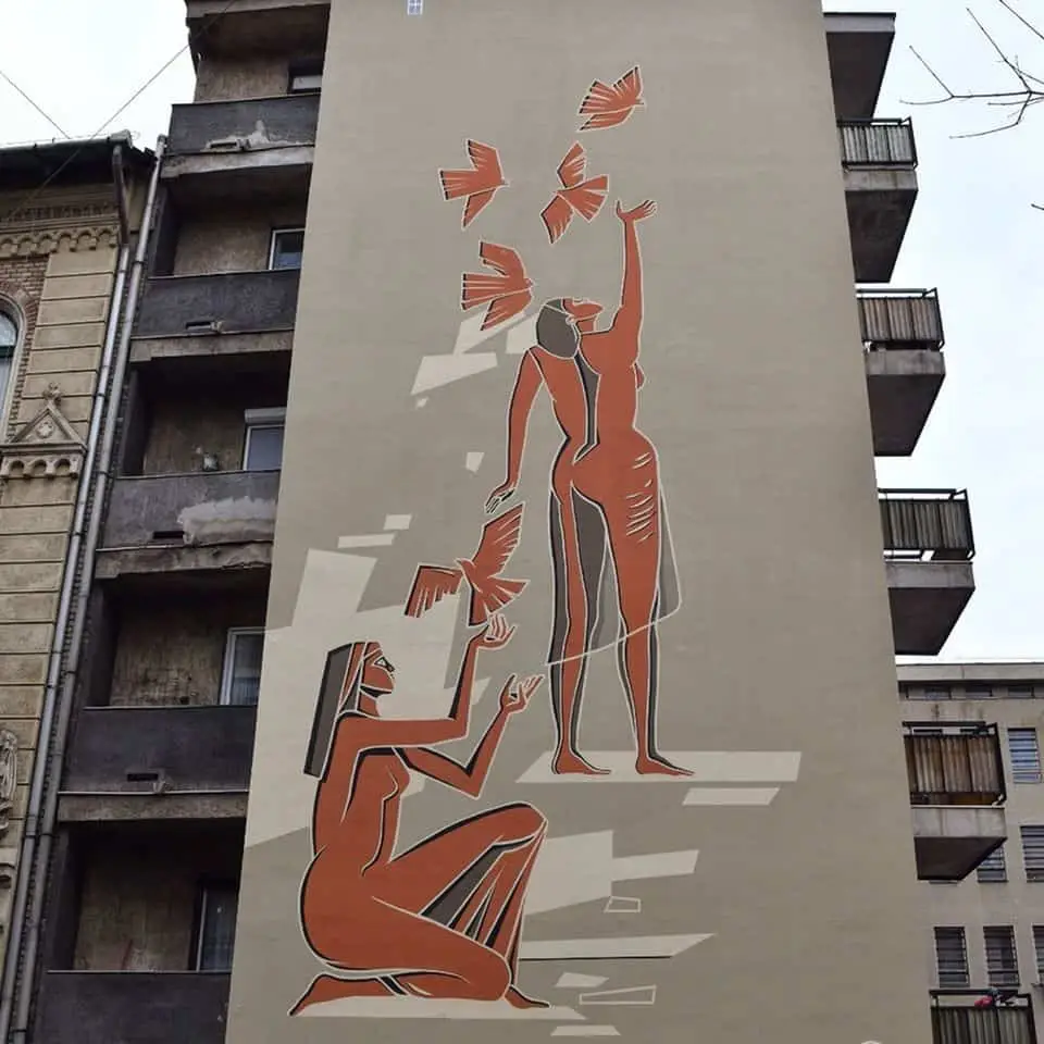 Women with Pigeons mural - renewed version from 2019